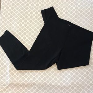 ANN TAYLOR Black leggings with seam in back